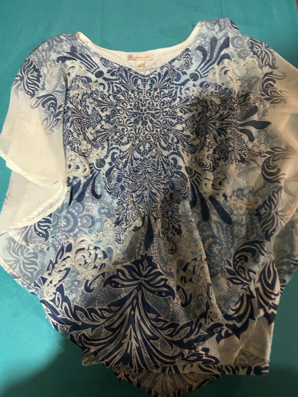 Women's Blue and White Printed Flowing Top